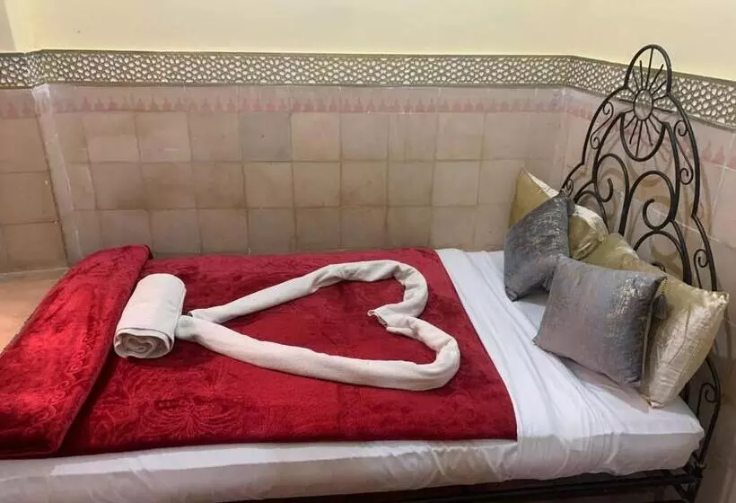 تختخواب و صبحانه Riad Douja
