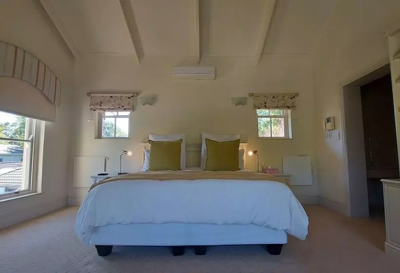 ベッドアンドブレックファースト Rustic Manor Guest House