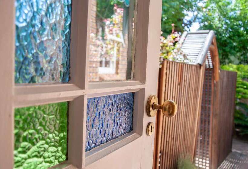 مبيت وإفطار Rustic Manor Guest House