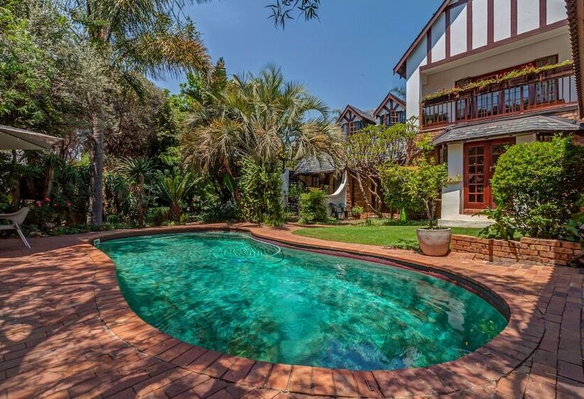 تختخواب و صبحانه The Dorr Guesthouse