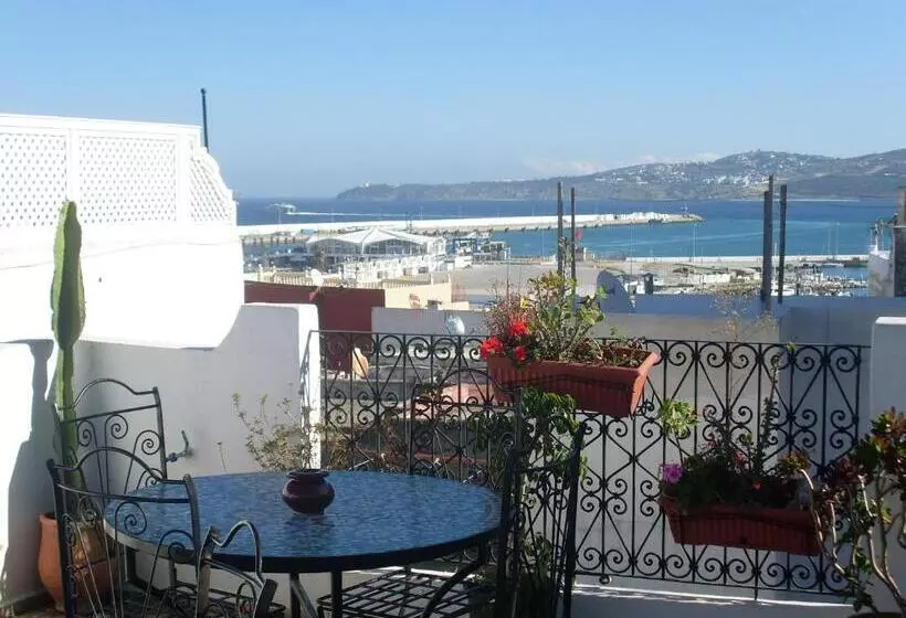 تختخواب و صبحانه The Medina Hostel