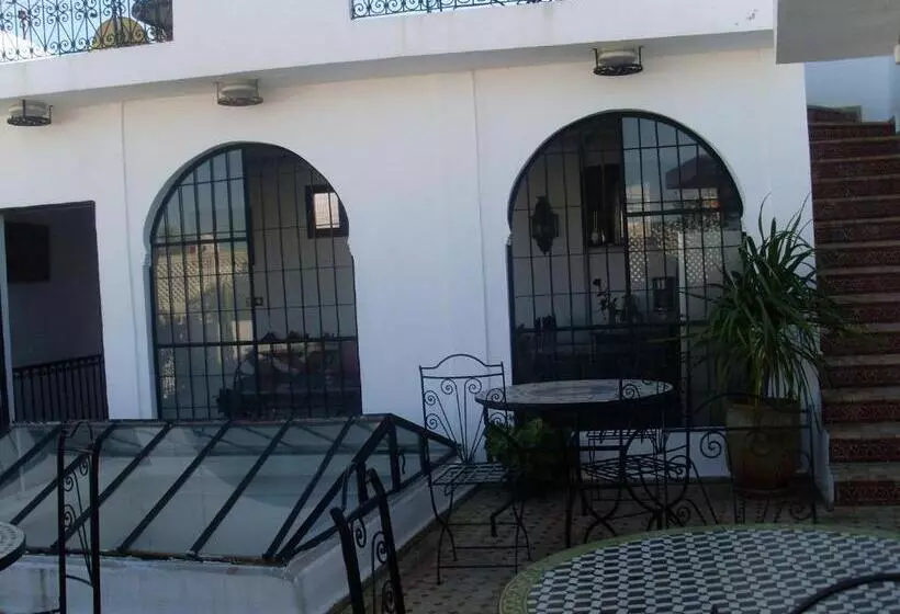 تختخواب و صبحانه The Medina Hostel
