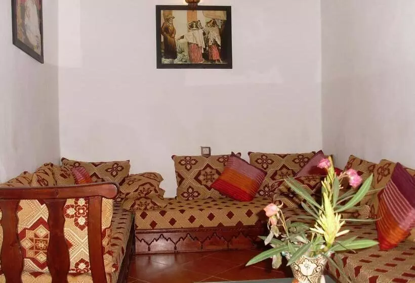 تختخواب و صبحانه The Medina Hostel