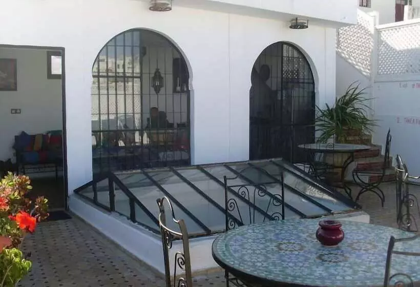 تختخواب و صبحانه The Medina Hostel