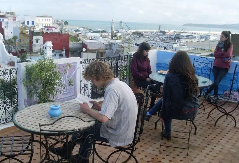 تختخواب و صبحانه The Medina Hostel