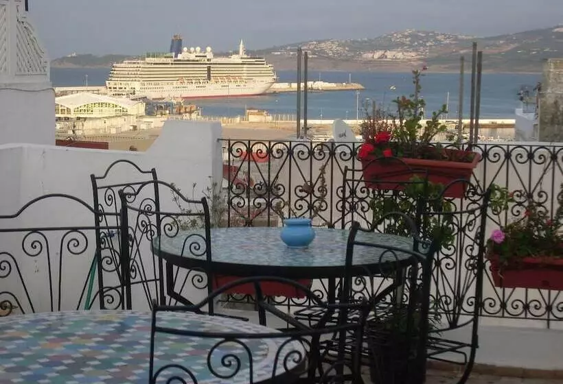 تختخواب و صبحانه The Medina Hostel