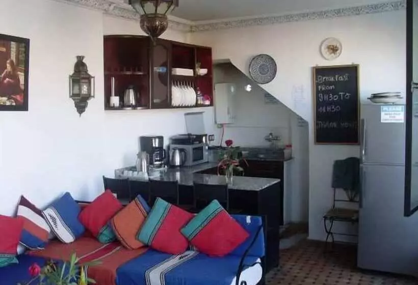 تختخواب و صبحانه The Medina Hostel