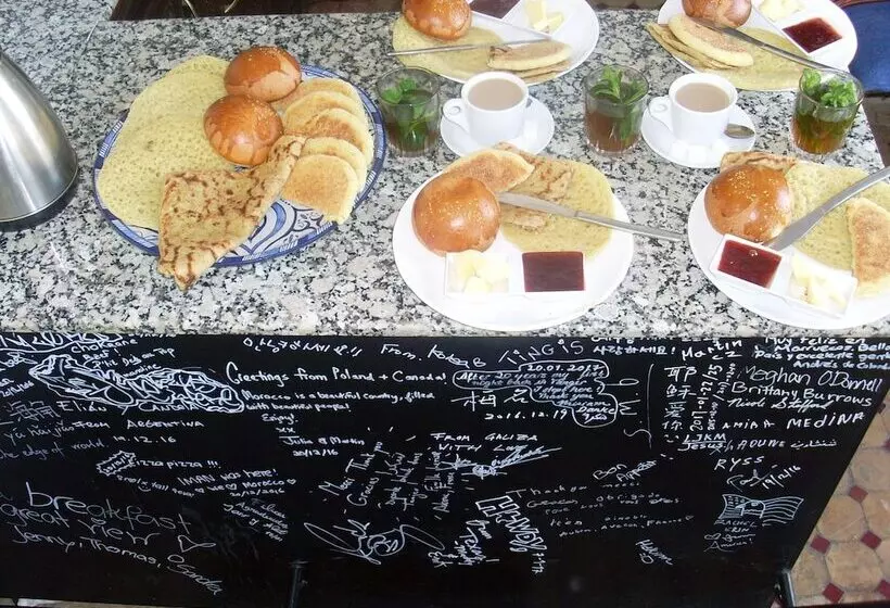 تختخواب و صبحانه The Medina Hostel