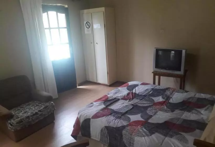 Aamiaismajoitus (B&B) Bedrock Guesthouse