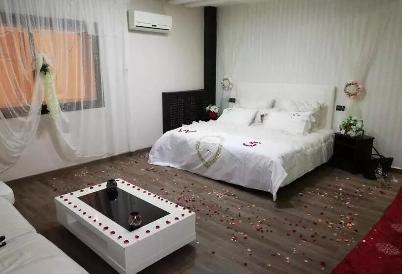 ホテル Jedda Douhi El Ouassini
