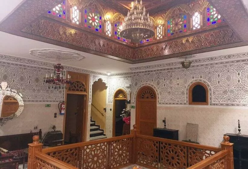 هتل Riad Royal