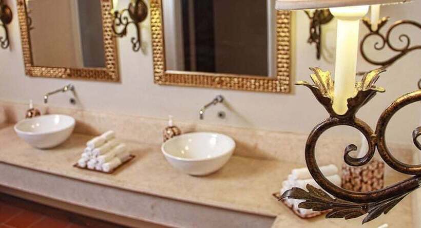 בית מלון כפרי Villa Antigua