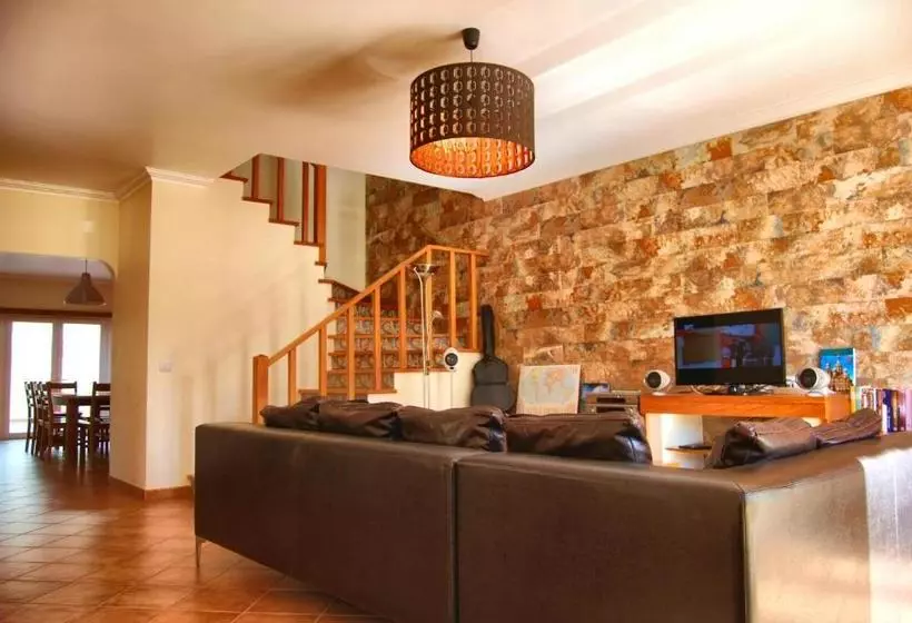 33 Hostel