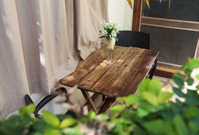 Szálló Hostal & Suites Pata De Perro