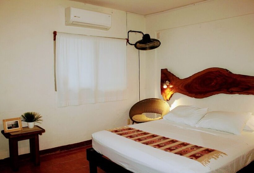 Szálló Hostal & Suites Pata De Perro