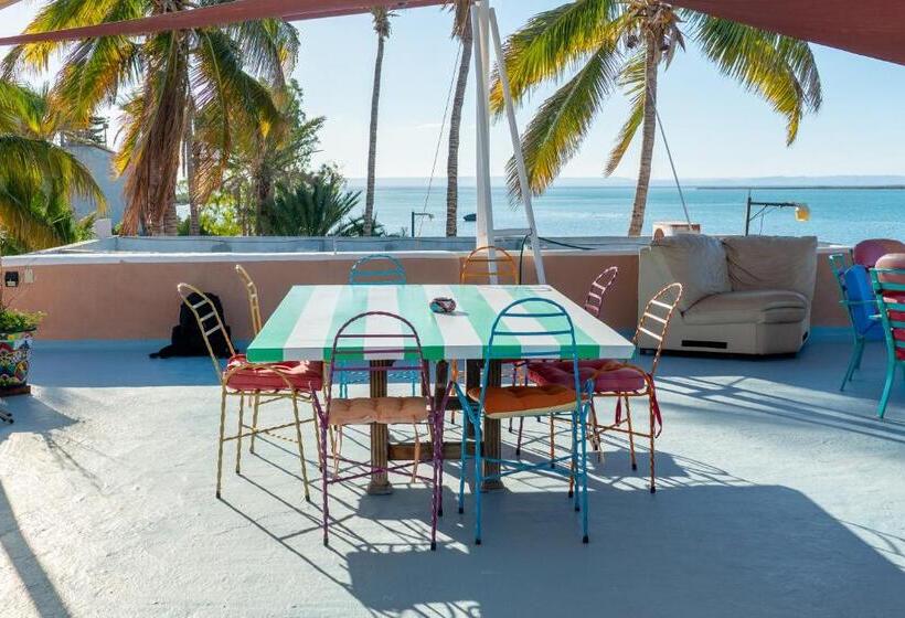 مبيت وإفطار Casa Kootenay Waterfront Bnb