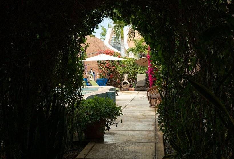 مبيت وإفطار Casa Kootenay Waterfront Bnb