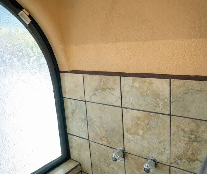 مبيت وإفطار Casa Kootenay Waterfront Bnb