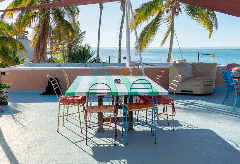 مبيت وإفطار Casa Kootenay Waterfront Bnb