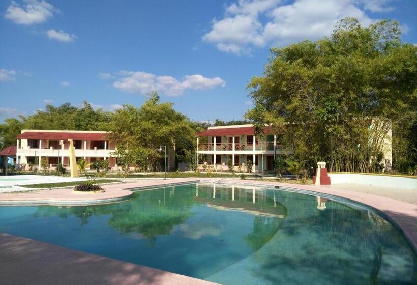 فندق Debliz Xpujil