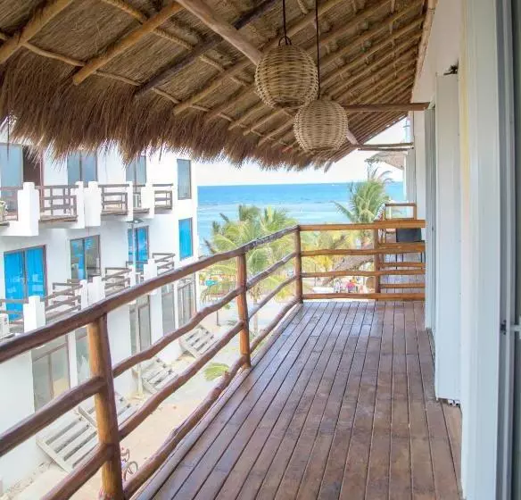 ホテル El Fuerte Beach Apartments