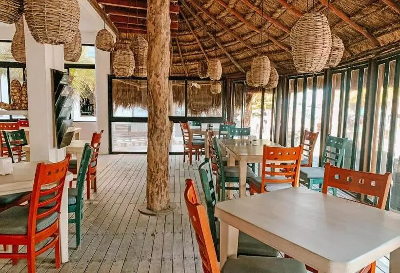 ホテル El Fuerte Beach Apartments