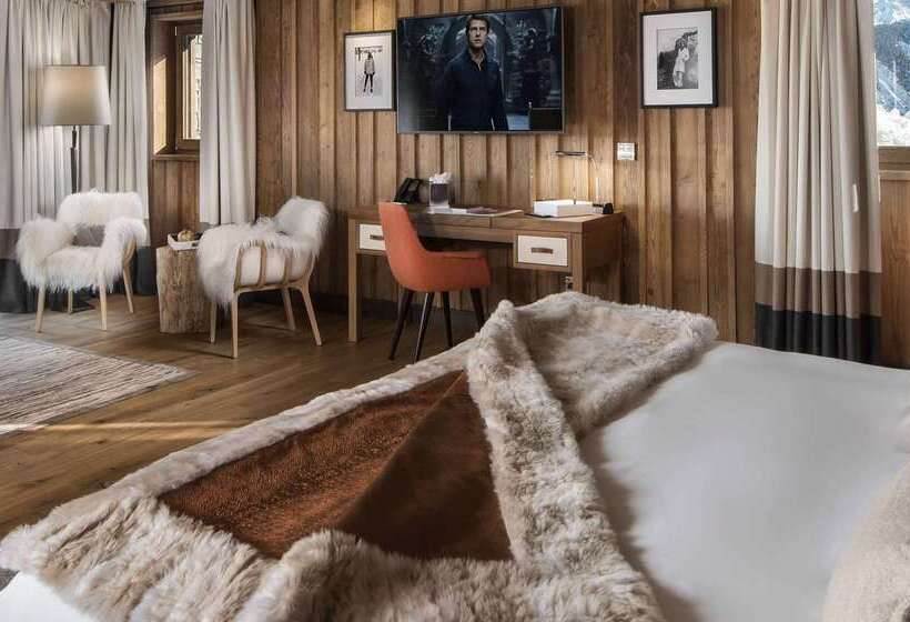 호텔 Hôtel Barrière Les Neiges Courchevel