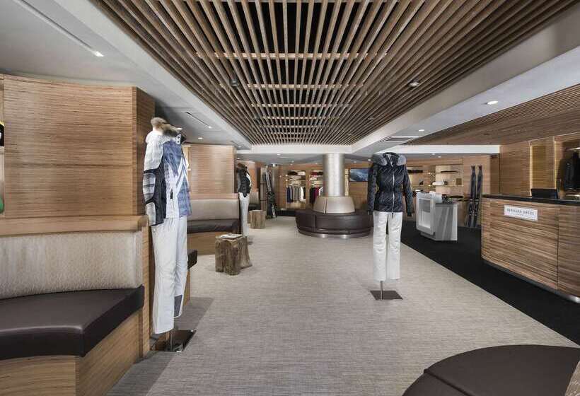 호텔 Hôtel Barrière Les Neiges Courchevel