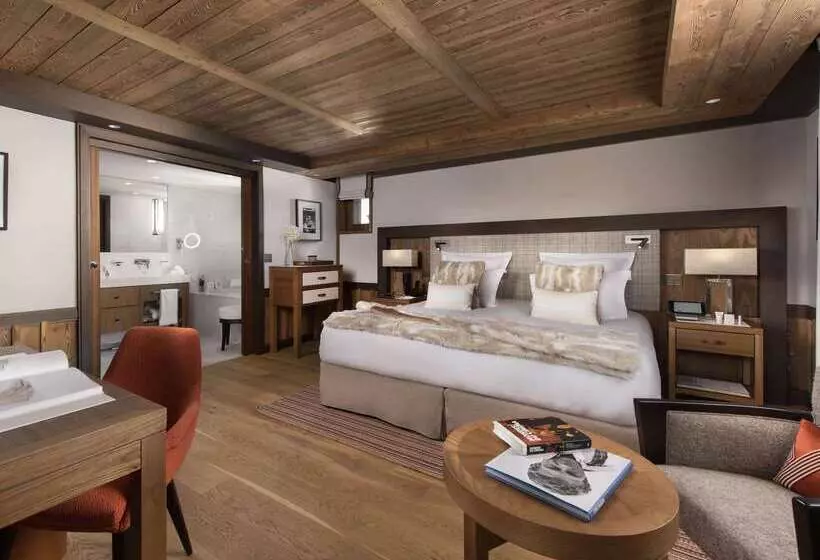 Hotelli Hôtel Barrière Les Neiges Courchevel