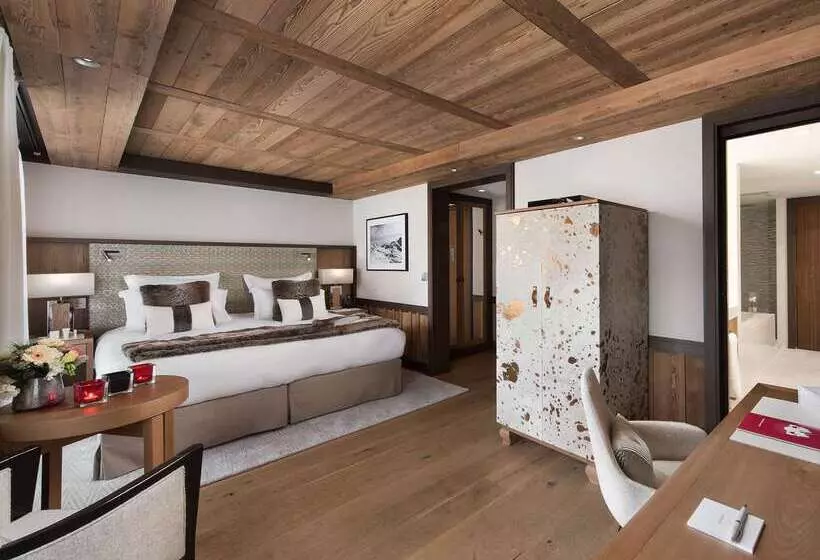 Hotelli Hôtel Barrière Les Neiges Courchevel
