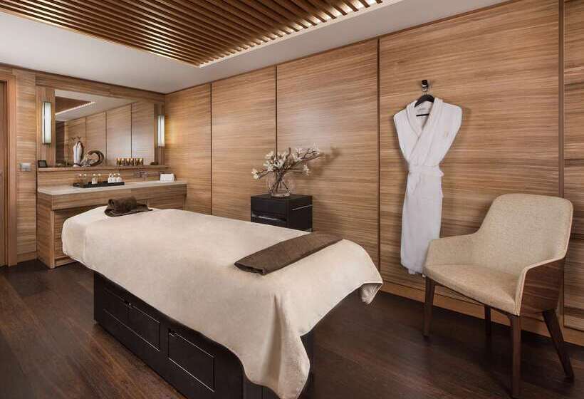 호텔 Hôtel Barrière Les Neiges Courchevel