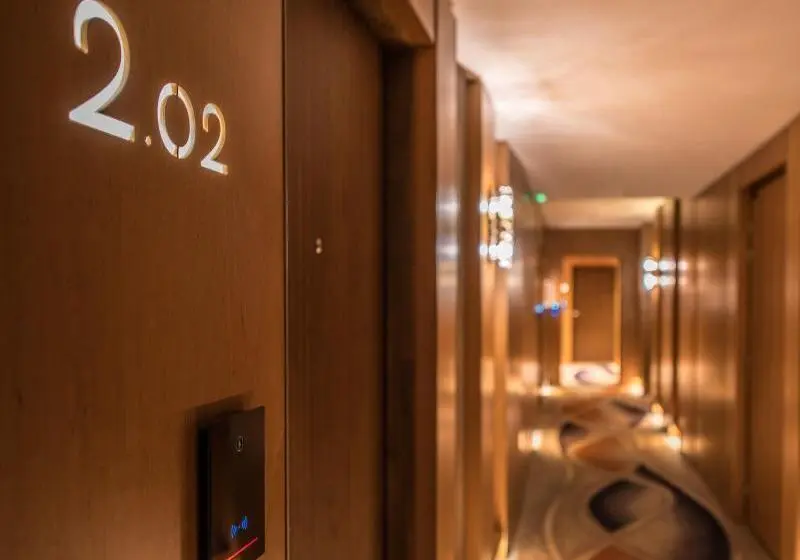 ホテル Hôtel Barrière Les Neiges Courchevel