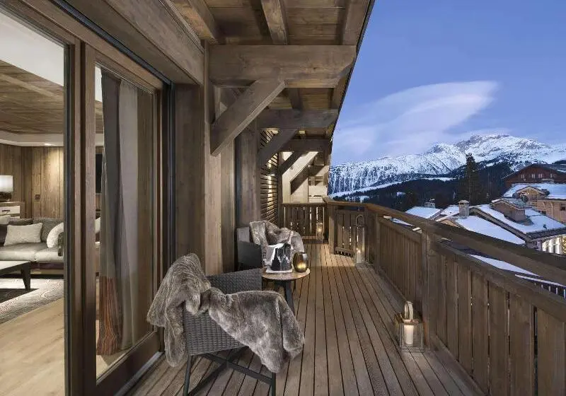 ホテル Hôtel Barrière Les Neiges Courchevel