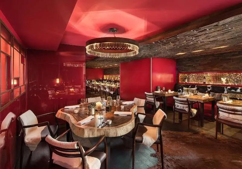 ホテル Hôtel Barrière Les Neiges Courchevel