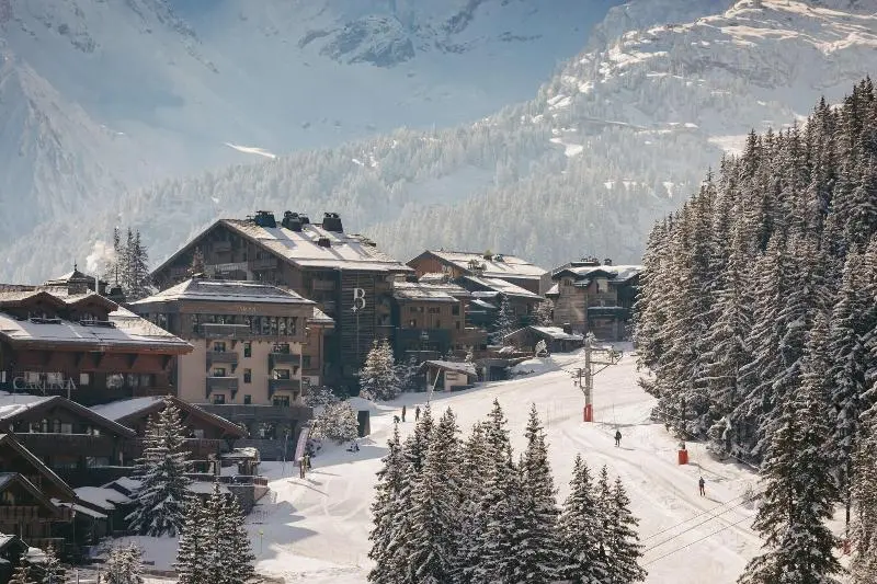 ホテル Hôtel Barrière Les Neiges Courchevel