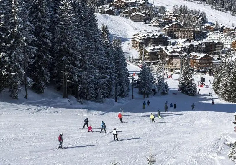 ホテル Hôtel Barrière Les Neiges Courchevel