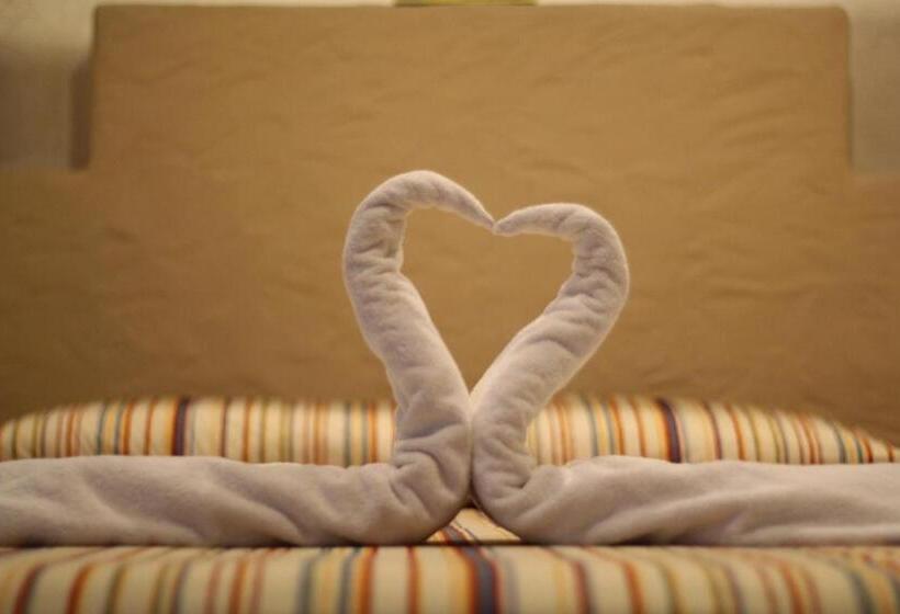 فندق Palapa Palace