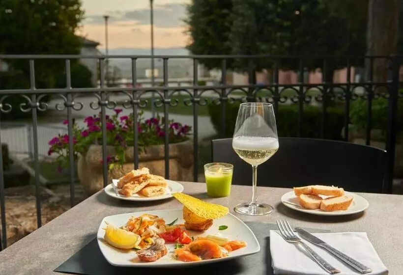 هتل Ristorante La Ginestra