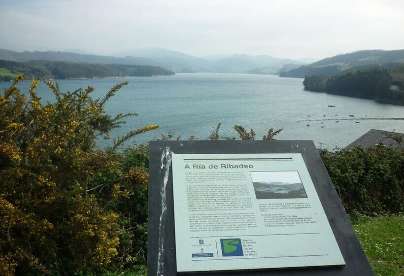 هتل Villa De Ribadeo