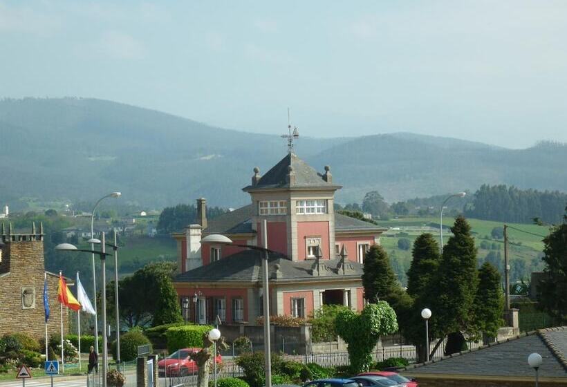 هتل Villa De Ribadeo