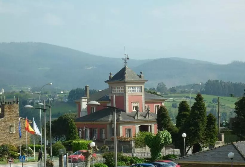 هتل Villa De Ribadeo