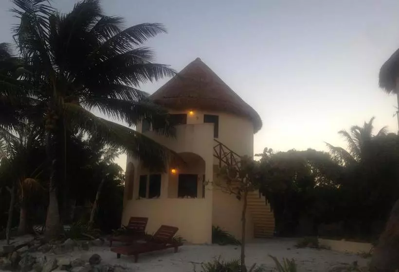 リゾートホテル Balamku Inn On The Beach