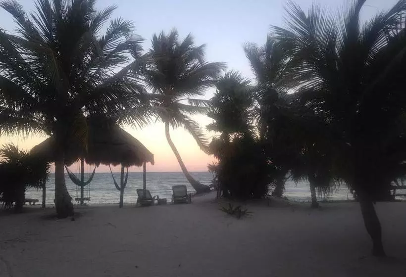 リゾートホテル Balamku Inn On The Beach