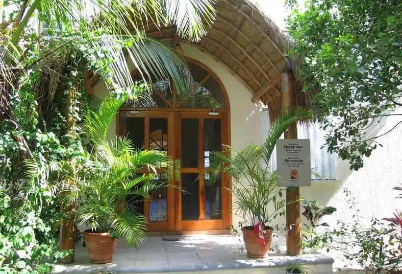 リゾートホテル Balamku Inn On The Beach