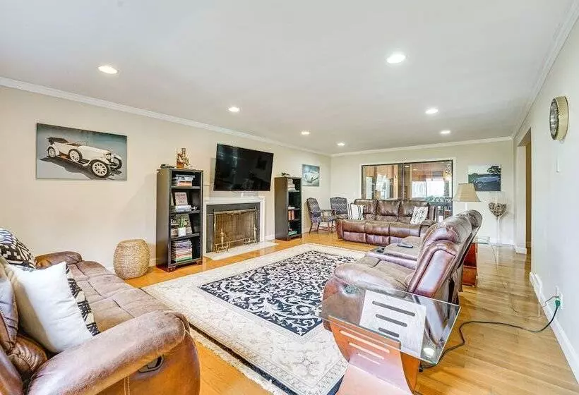 Bloomfield Retreat W/ Pool: 6 Mi To Riverside Park