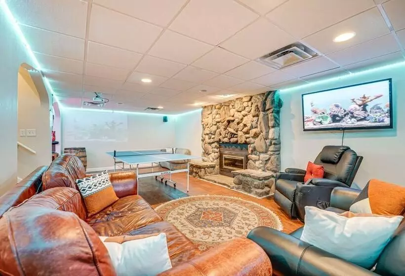 Bloomfield Retreat W/ Pool: 6 Mi To Riverside Park