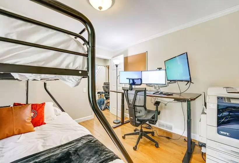 Bloomfield Retreat W/ Pool: 6 Mi To Riverside Park