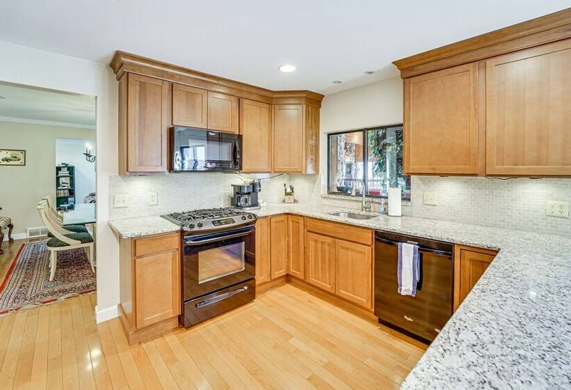 Bloomfield Retreat W/ Pool: 6 Mi To Riverside Park