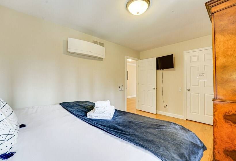 Bloomfield Retreat W/ Pool: 6 Mi To Riverside Park