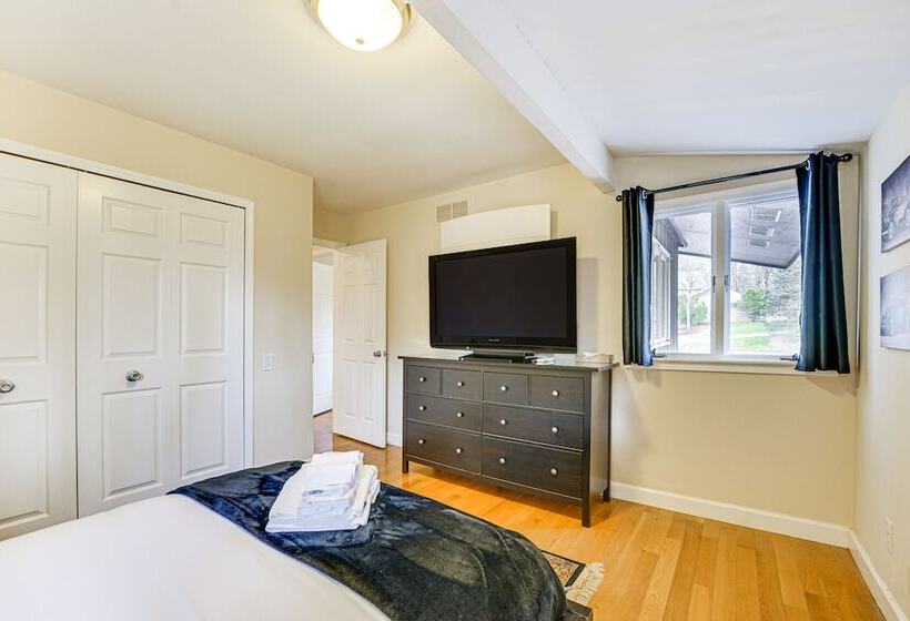 Bloomfield Retreat W/ Pool: 6 Mi To Riverside Park